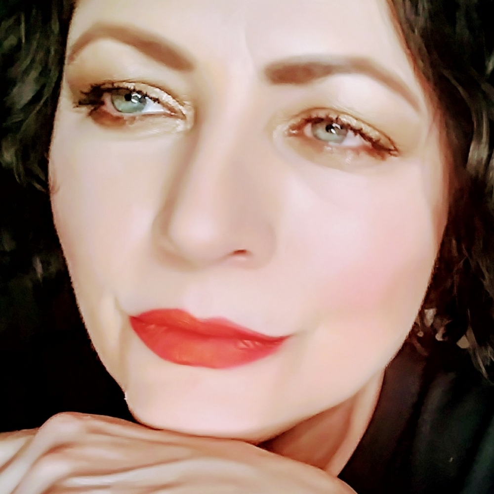 Meet your Posher, Eva